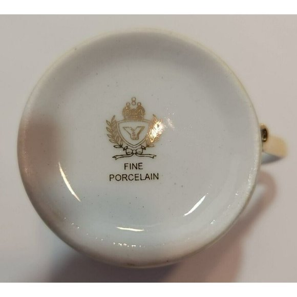 Vtg Laurel Shield Tea Cups and Saucers with Gold Accents Set of 5 in Box - Picture 13 of 16